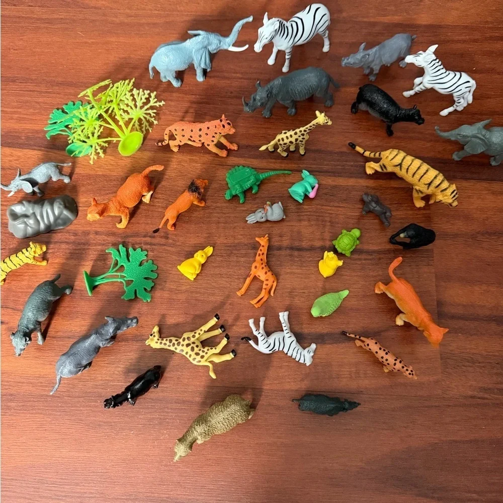 Wildlife Adventure Animal Playset safari animals half inch to 2 inches‎